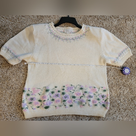 Floral Sweater Tee L - Picture 8 of 11